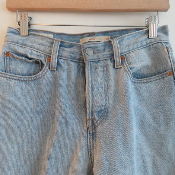 LEVI'S Wedgie Button Fly Light Wash Distressed Straight Leg Jeans - Size 27 - Picture 3 of 16